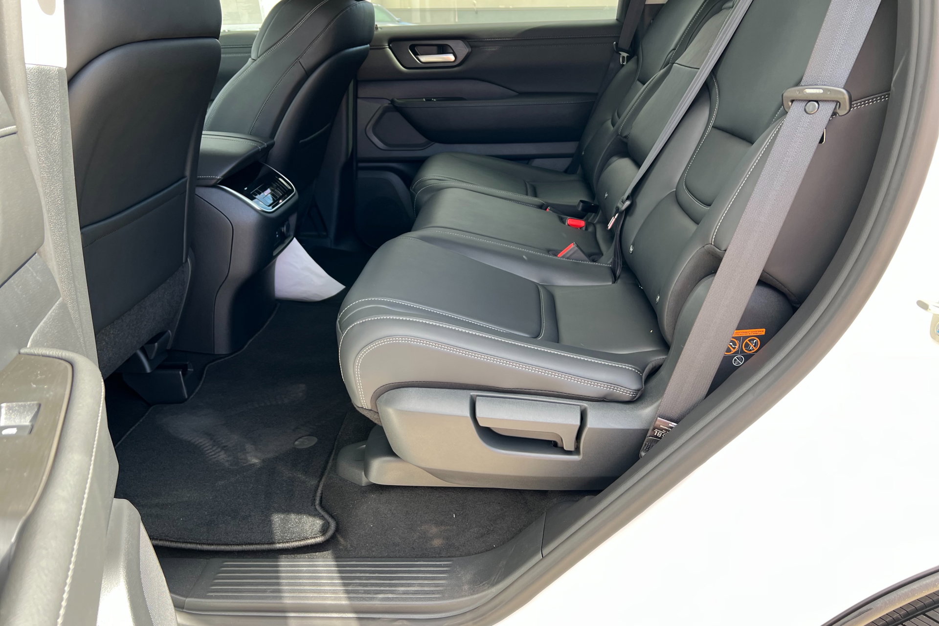 New 2025 Nissan Armada SV image 21