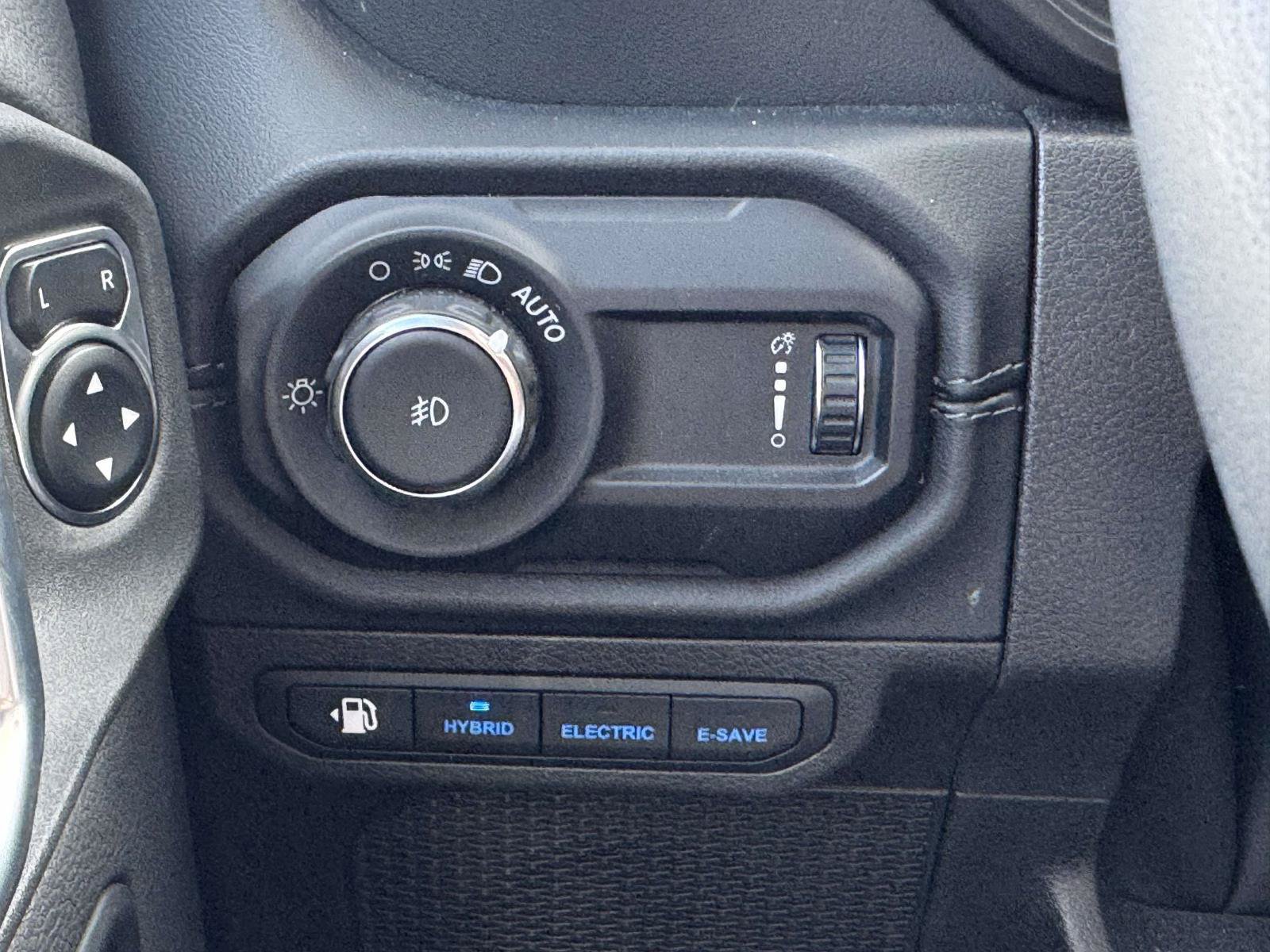 Used 2024 Jeep Wrangler High Altitude AWD/4WD image 21