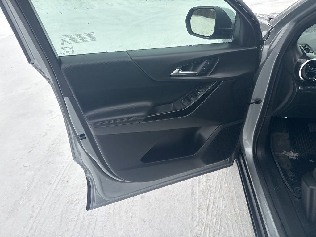 Certified 2025 Chevrolet Equinox LT w/ Safety and Technology Package image 16