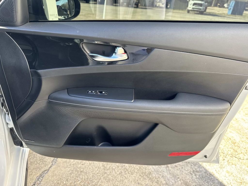 Used 2024 Kia Forte GT-Line w/ GT-Line Premium Package image 25