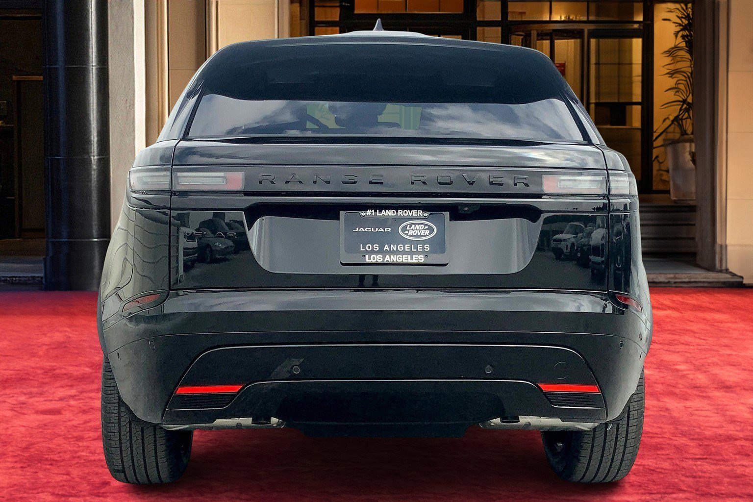New 2026 Land Rover Range Rover Velar Dynamic SE image 4