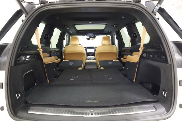 Used 2023 Jeep Grand Cherokee L Summit w/ Luxury Tech Group V AWD/4WD image 37