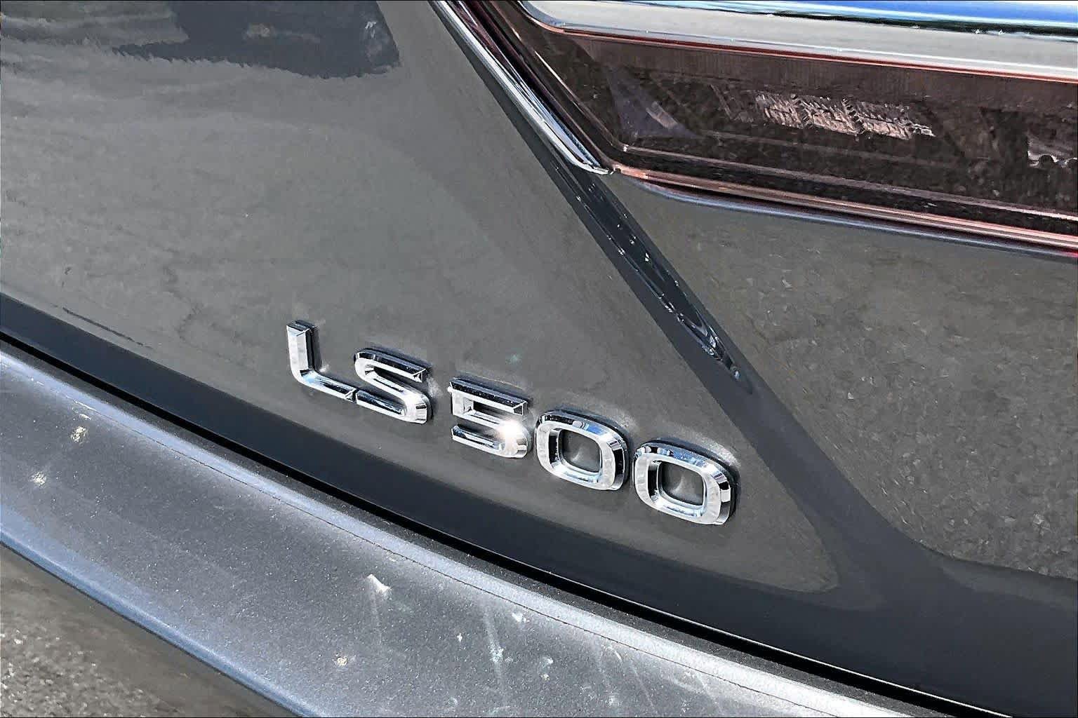 Used 2019 Lexus LS 500 w/ Interior Upgrade Package RWD image 10