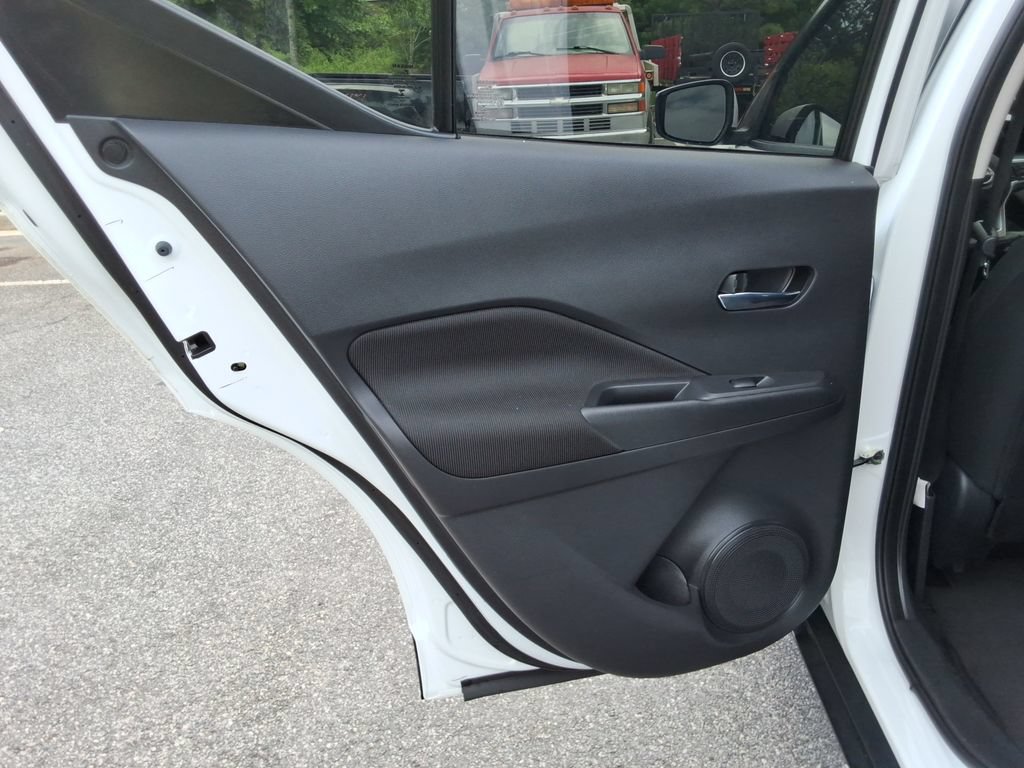 Used 2023 Nissan Kicks SV FWD image 17