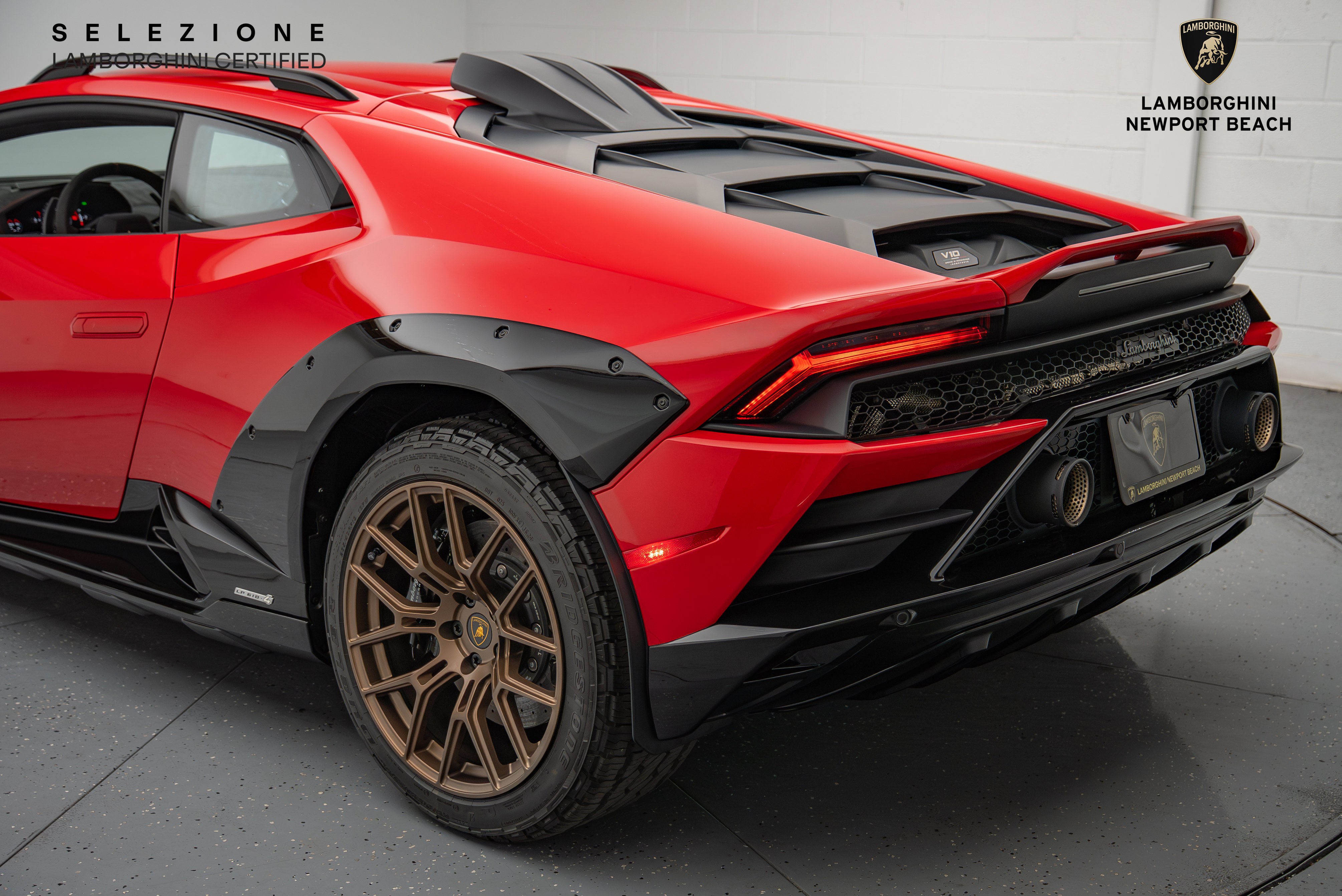 Used 2024 Lamborghini Huracan Sterrato image 17
