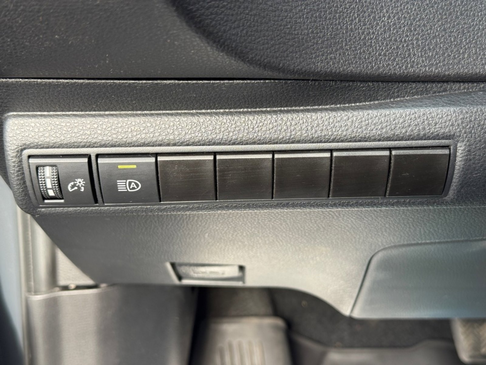 Used 2024 Toyota Corolla LE image 32