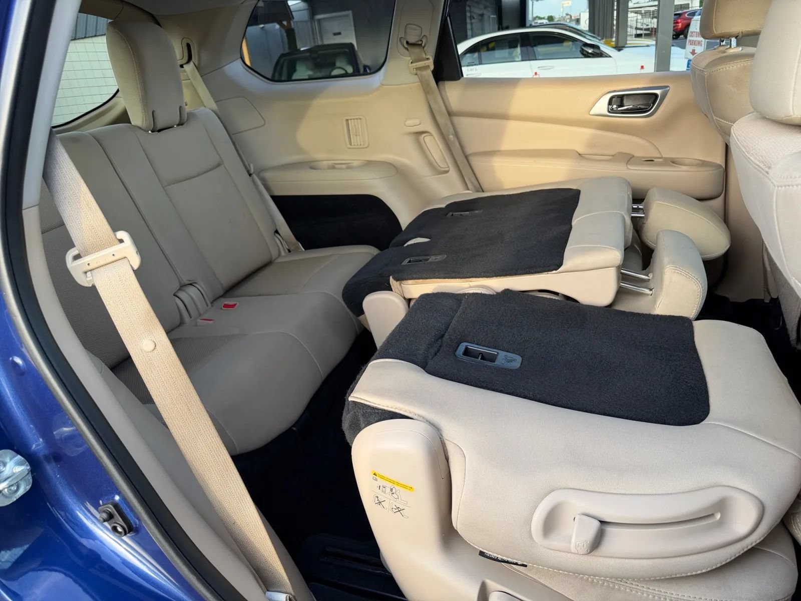 Used 2019 Nissan Pathfinder SV FWD image 17