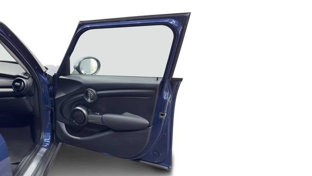 Used 2015 MINI Cooper 4-Door Hardtop FWD image 9