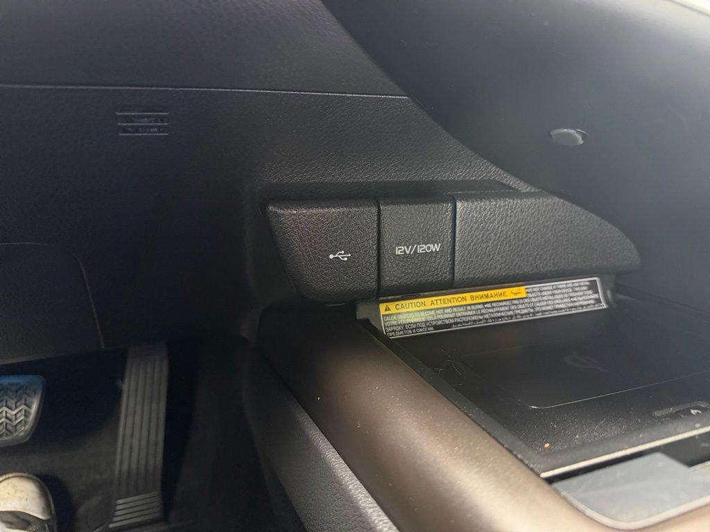 Used 2021 Toyota Camry XSE FWD image 18