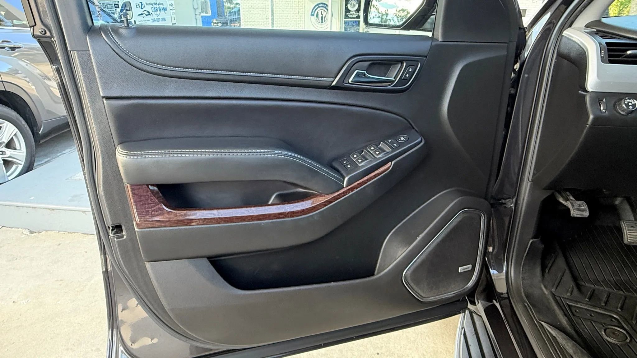 Used 2018 GMC Yukon SLE w/ Convenience Package image 10