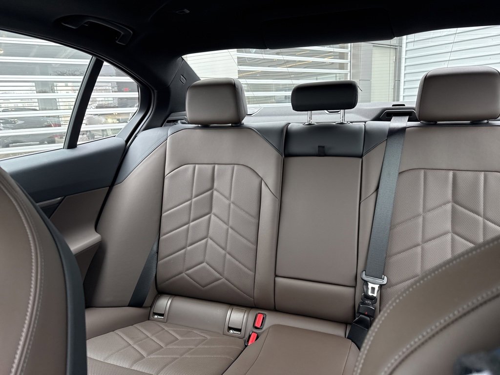 Used 2024 BMW 530i xDrive w/ Premium Package image 26