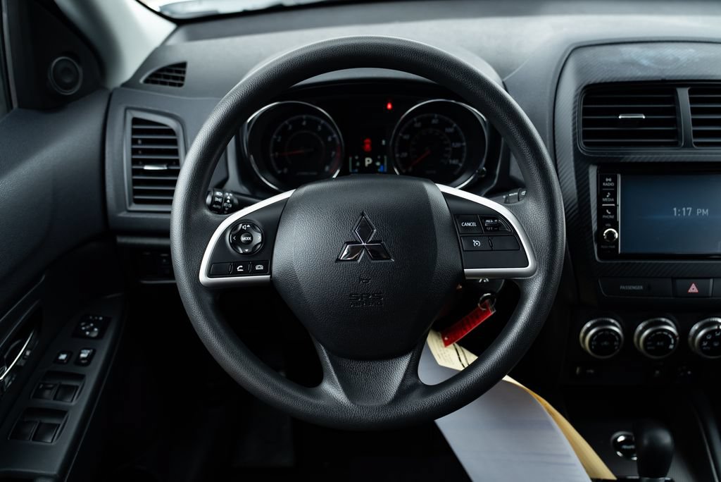 Used 2023 Mitsubishi Outlander Sport ES AWD/4WD image 11