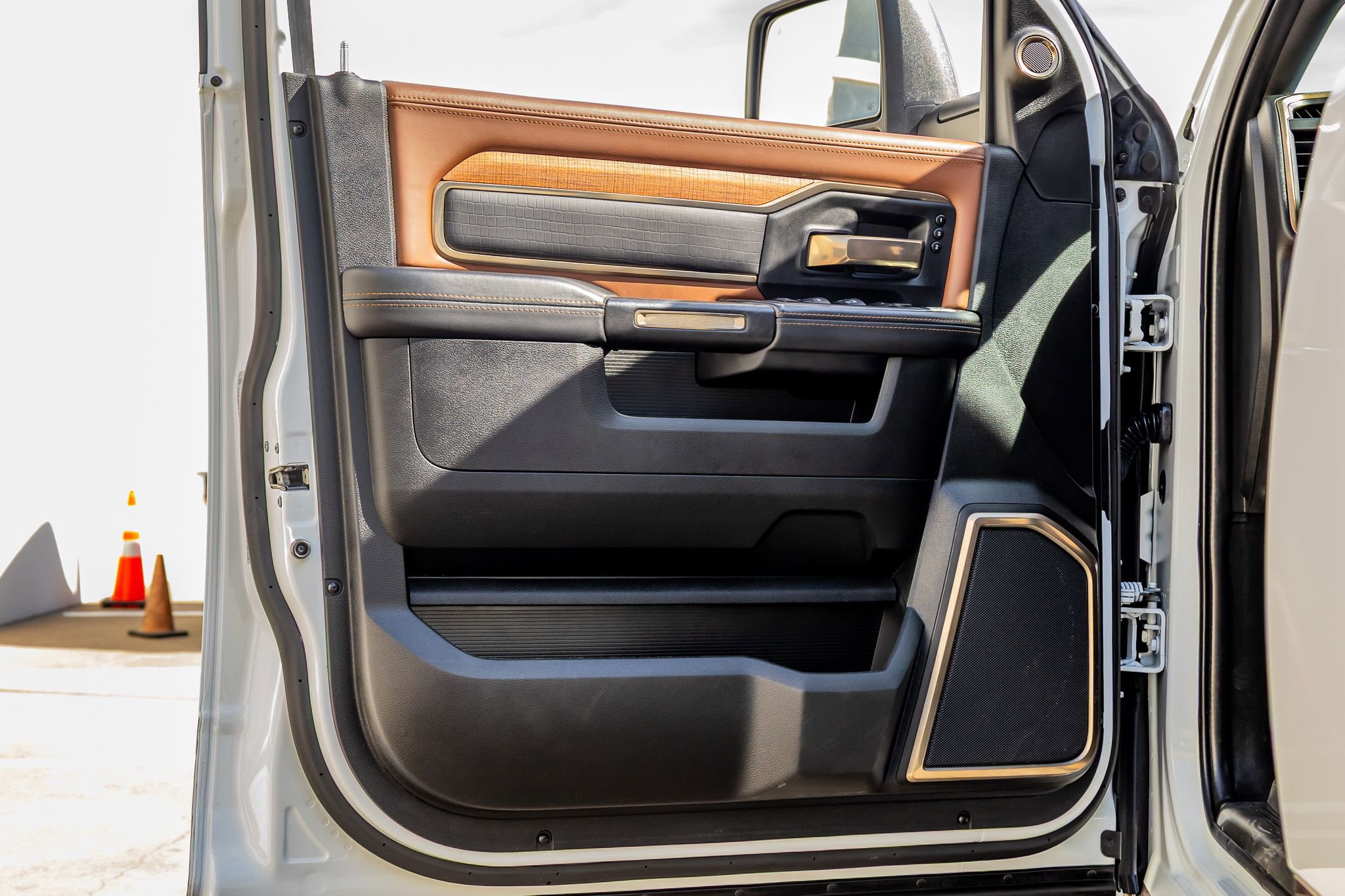 Used 2024 RAM 2500 Limited w/ Safety Group image 38