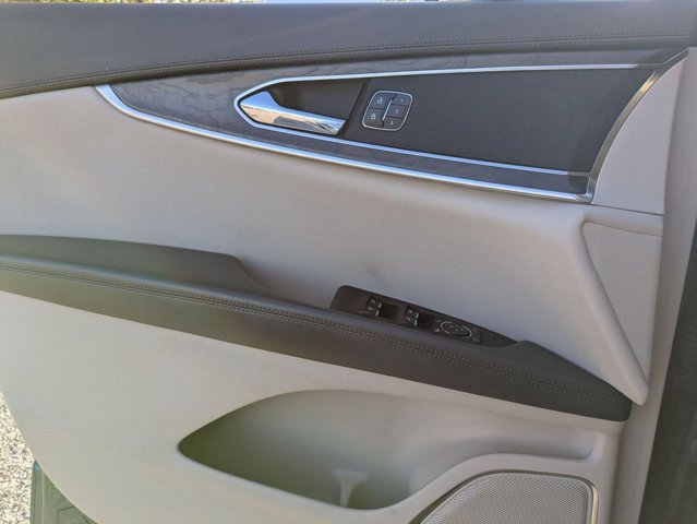 Used 2019 Lincoln Nautilus Select FWD image 8