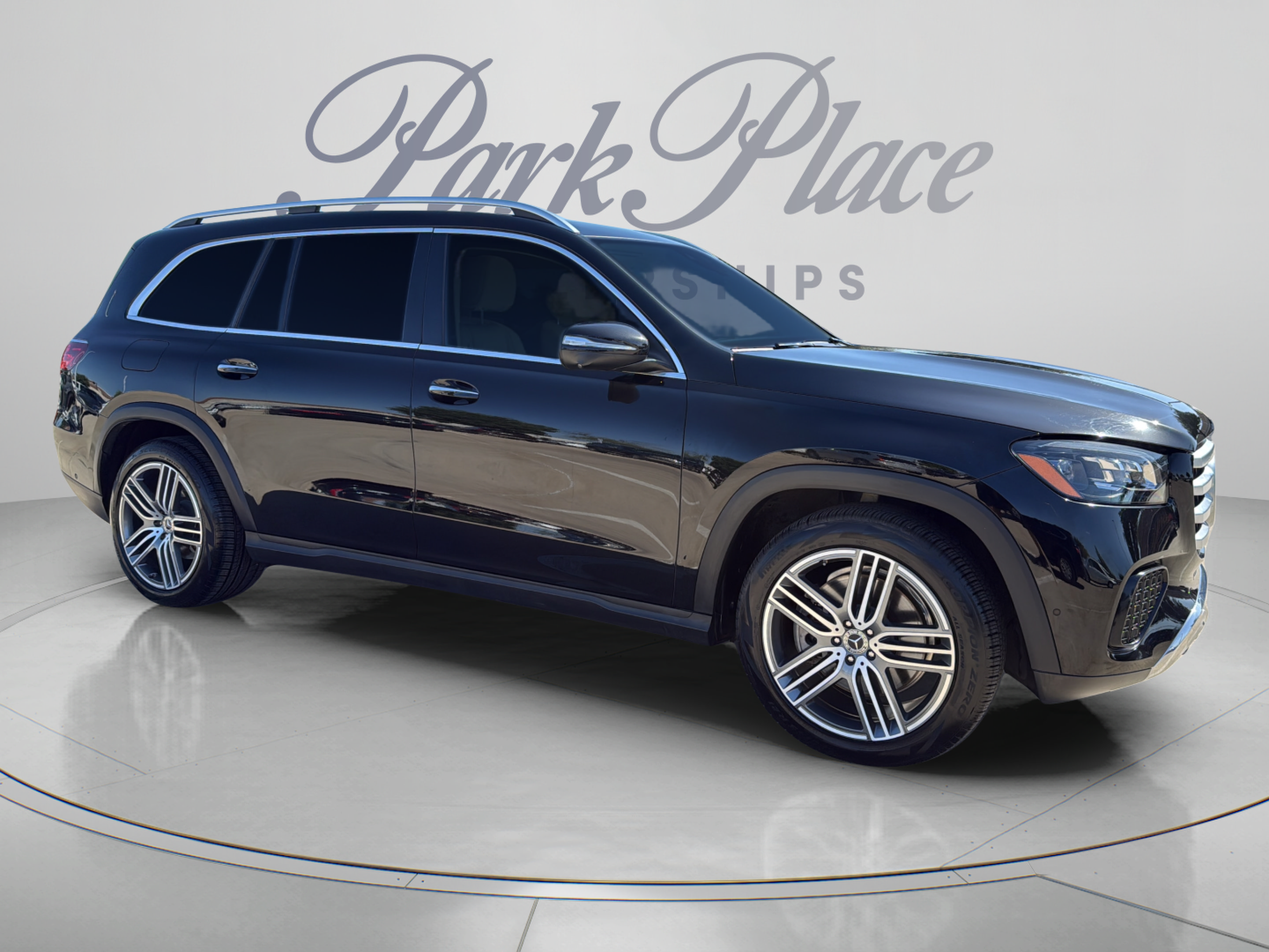 Used 2024 Mercedes-Benz GLS 450 4MATIC image 9