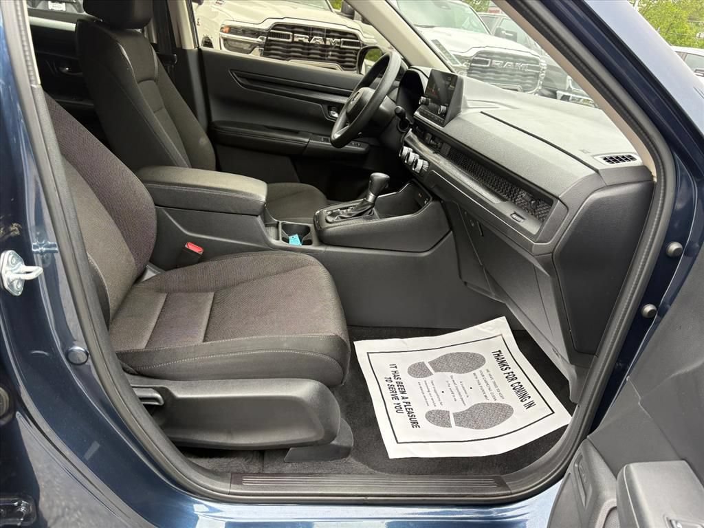 Used 2025 Honda CR-V LX image 14