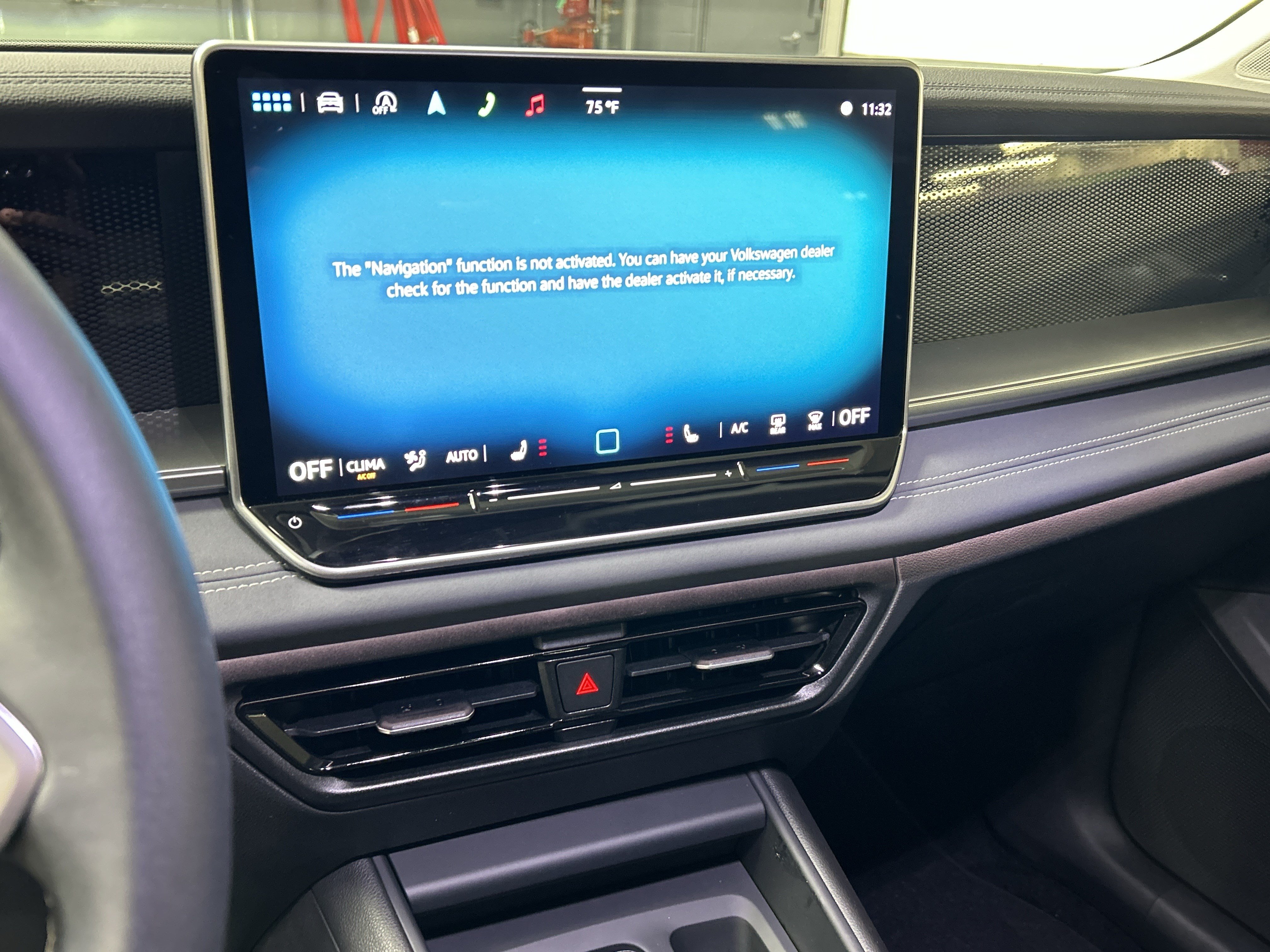 Used 2025 Volkswagen Tiguan SE FWD image 24