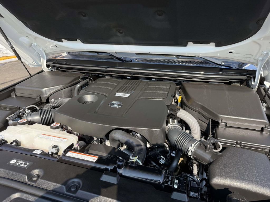 Used 2024 Lexus GX 550 w/ Accessory Package (Z1) image 28