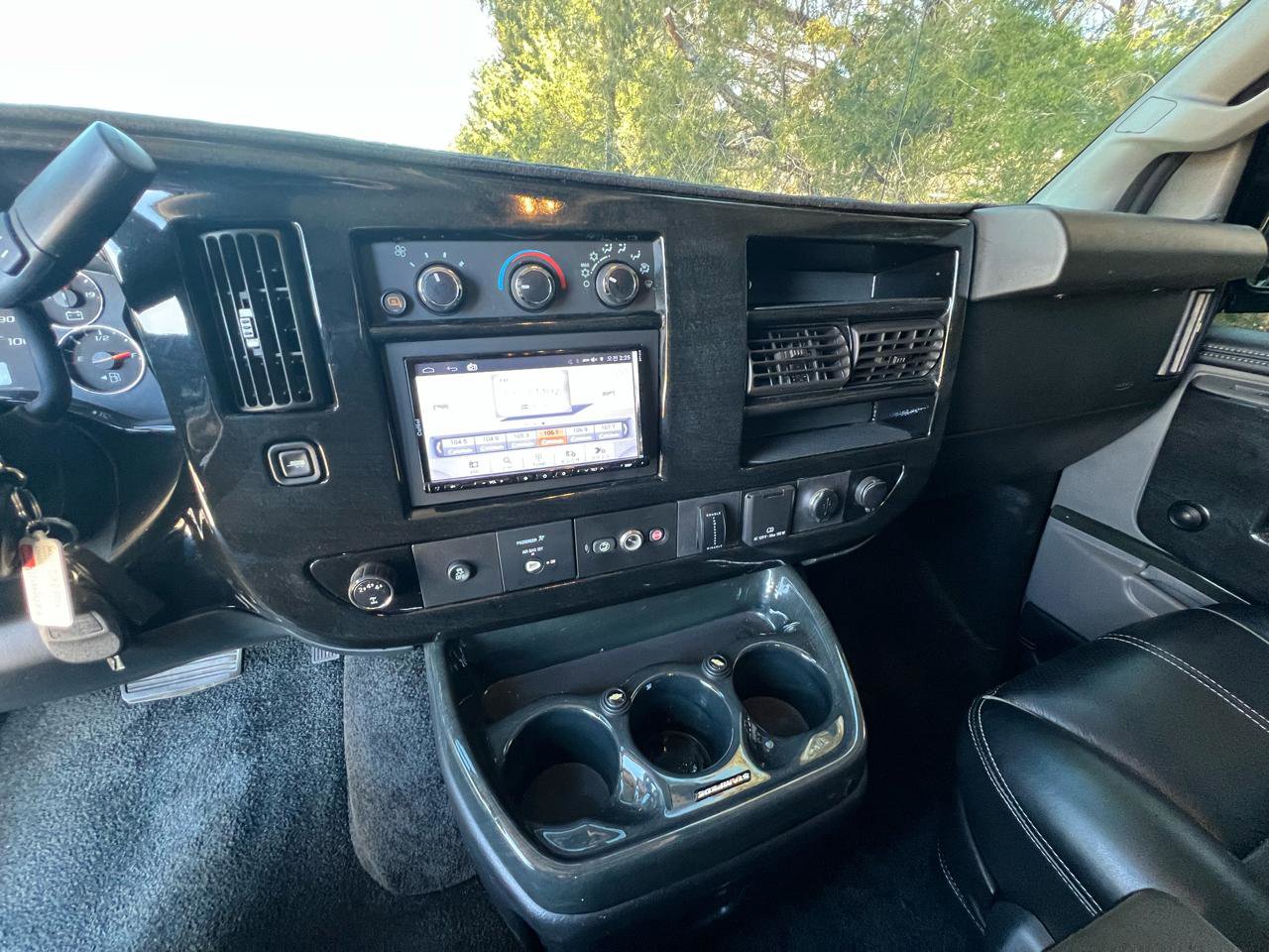 Used 2017 Chevrolet Express 2500 image 23