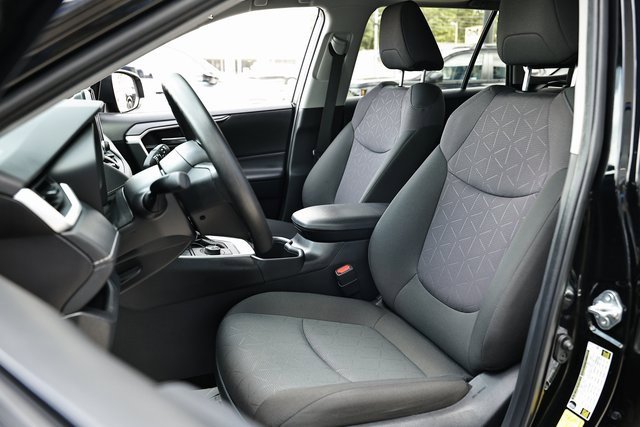 Used 2024 Toyota RAV4 XLE image 22