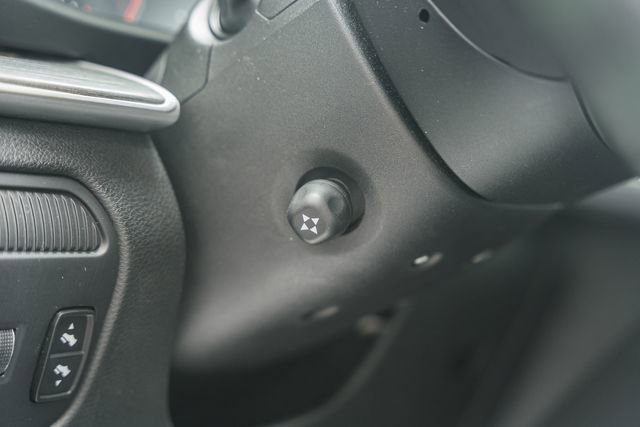 Used 2024 Jeep Wagoneer L Series II image 55