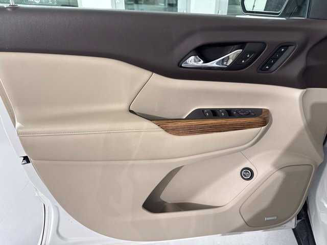 Used 2017 GMC Acadia Denali w/ Technology Package FWD image 19