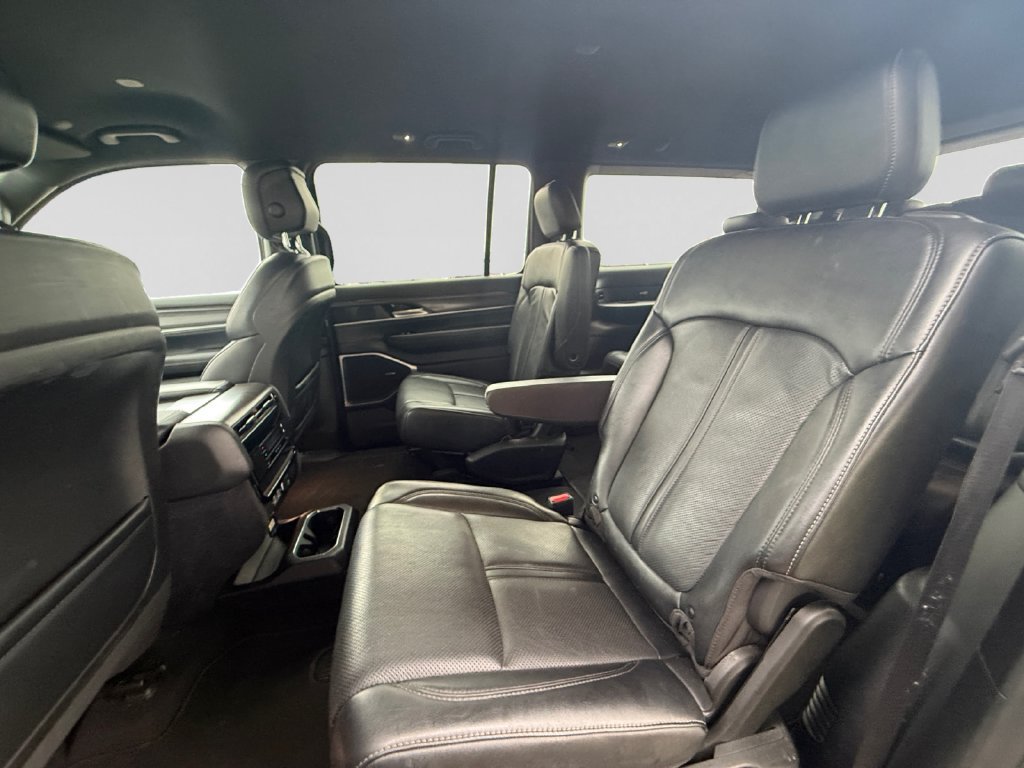 Used 2024 Jeep Wagoneer Series II AWD/4WD image 37