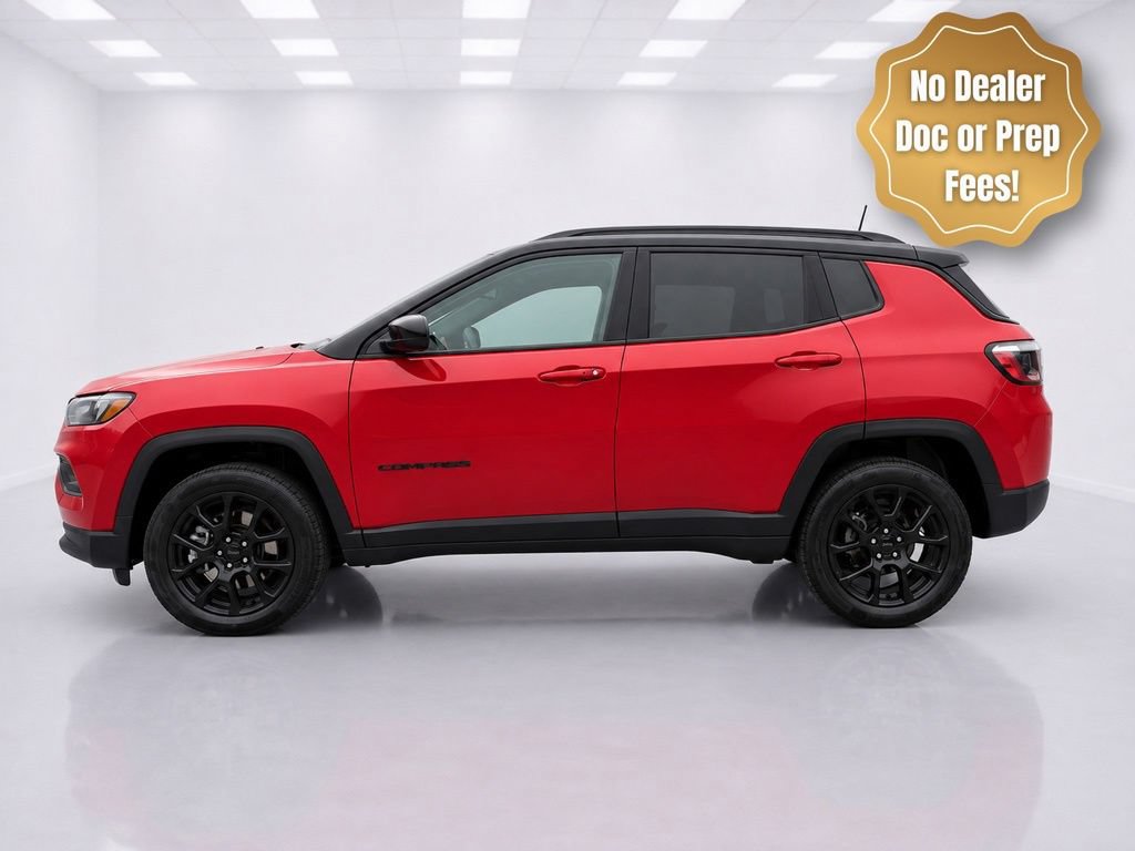 Used 2023 Jeep Compass Latitude w/ Sun and Sound Group AWD/4WD image 3