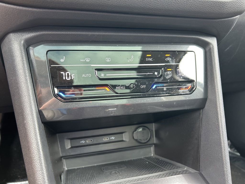 Used 2023 Volkswagen Tiguan SE image 34