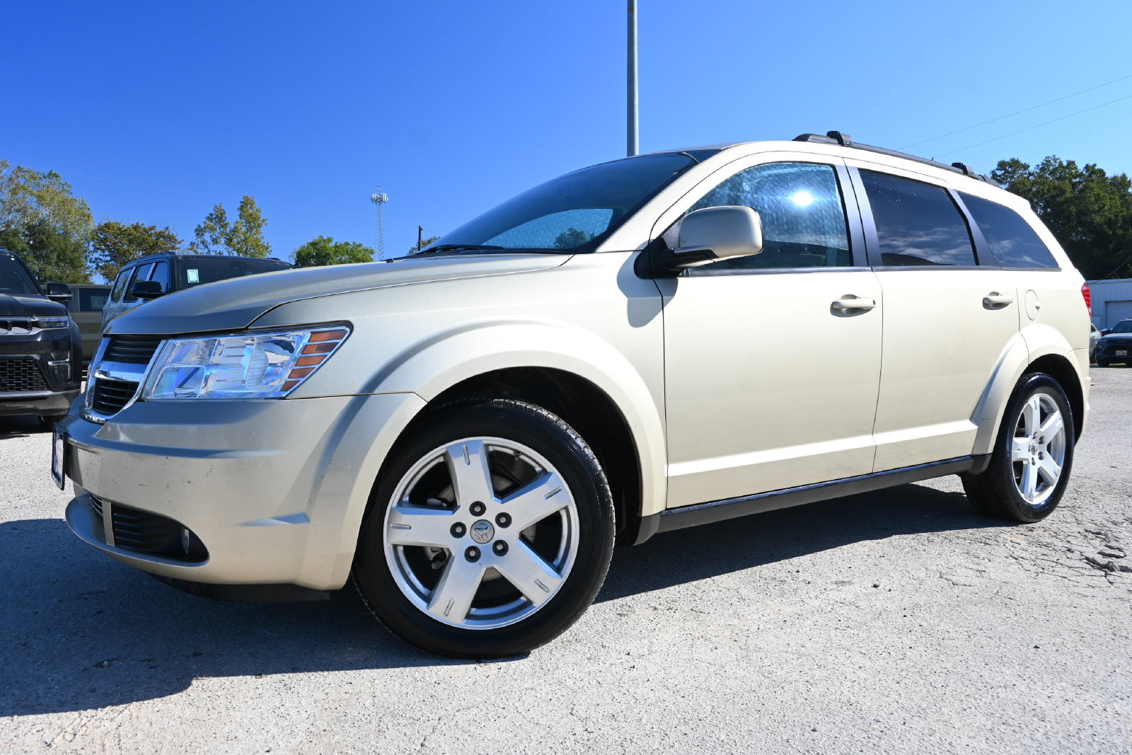 Used 2010 Dodge Journey SXT w/ Flexible Seating Group FWD image 2