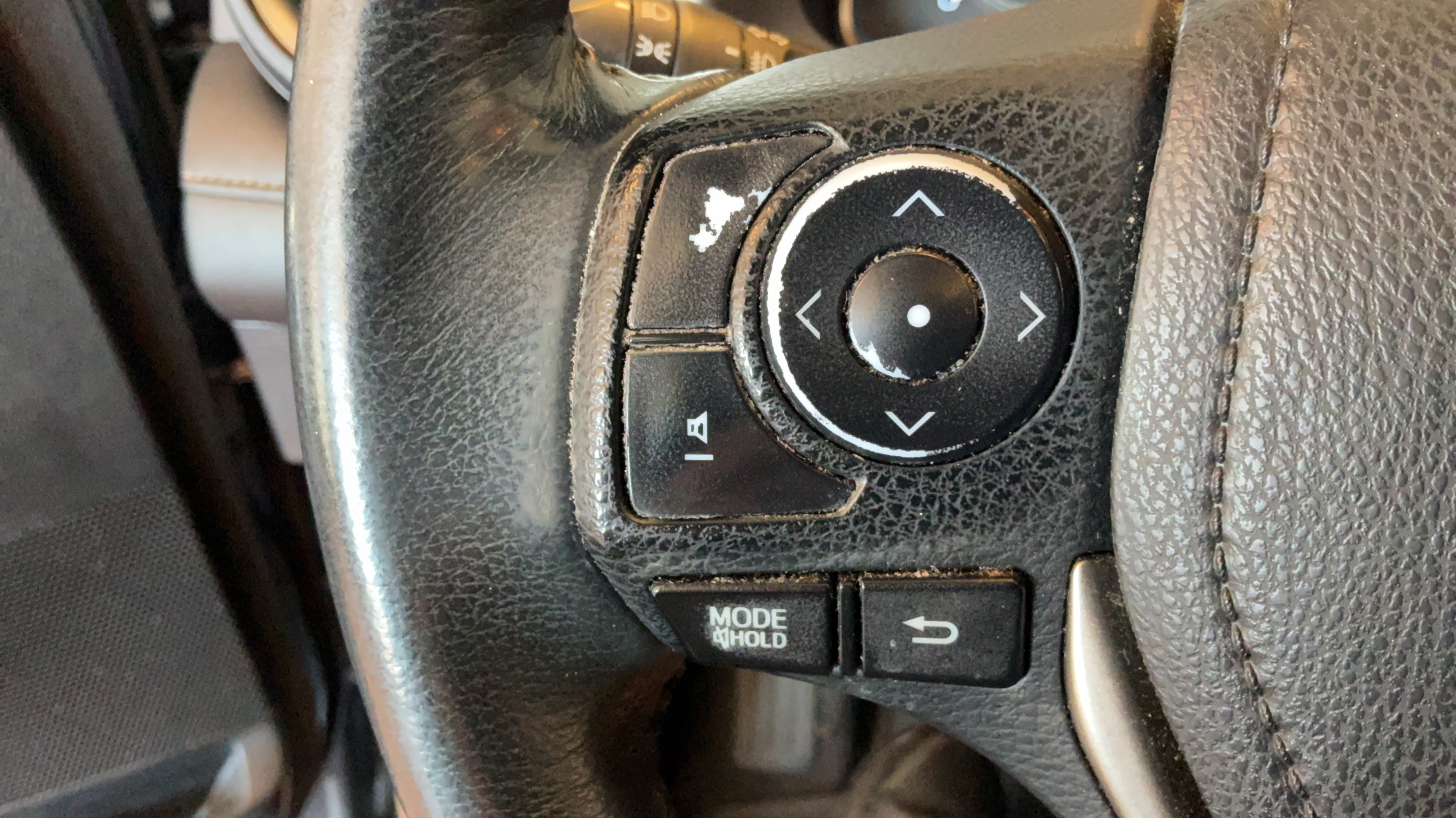 Used 2015 Toyota RAV4 Limited FWD image 19