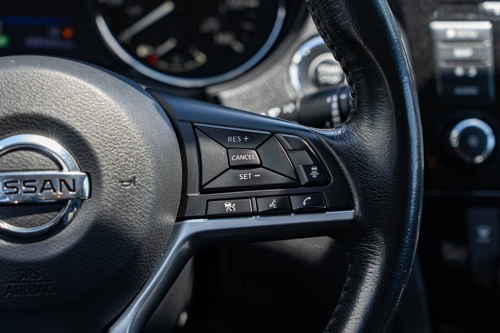 Used 2018 Nissan Rogue SL AWD/4WD image 14