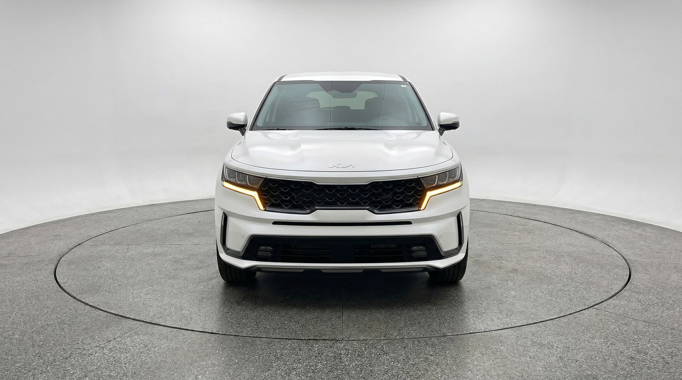 Used 2024 Kia Sorento S image 2