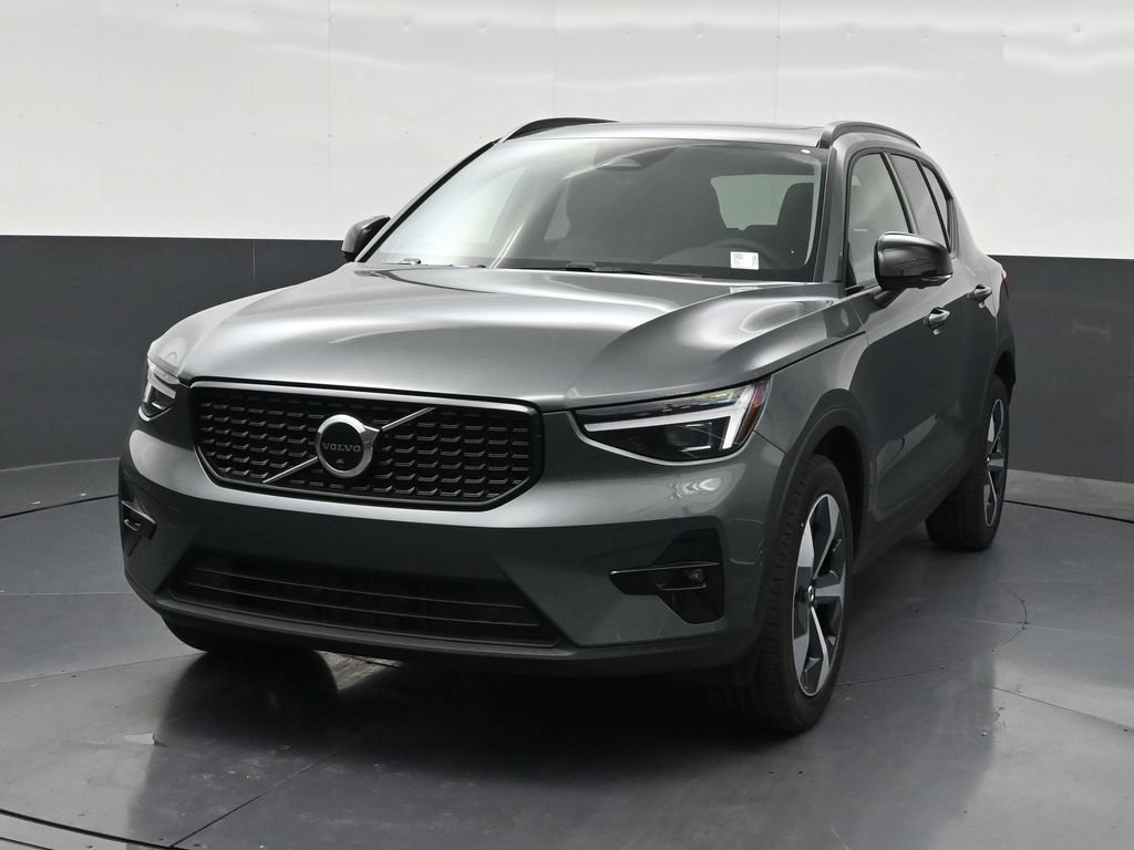 New 2026 Volvo XC40 B5 Plus w/ Climate Package AWD/4WD image 8