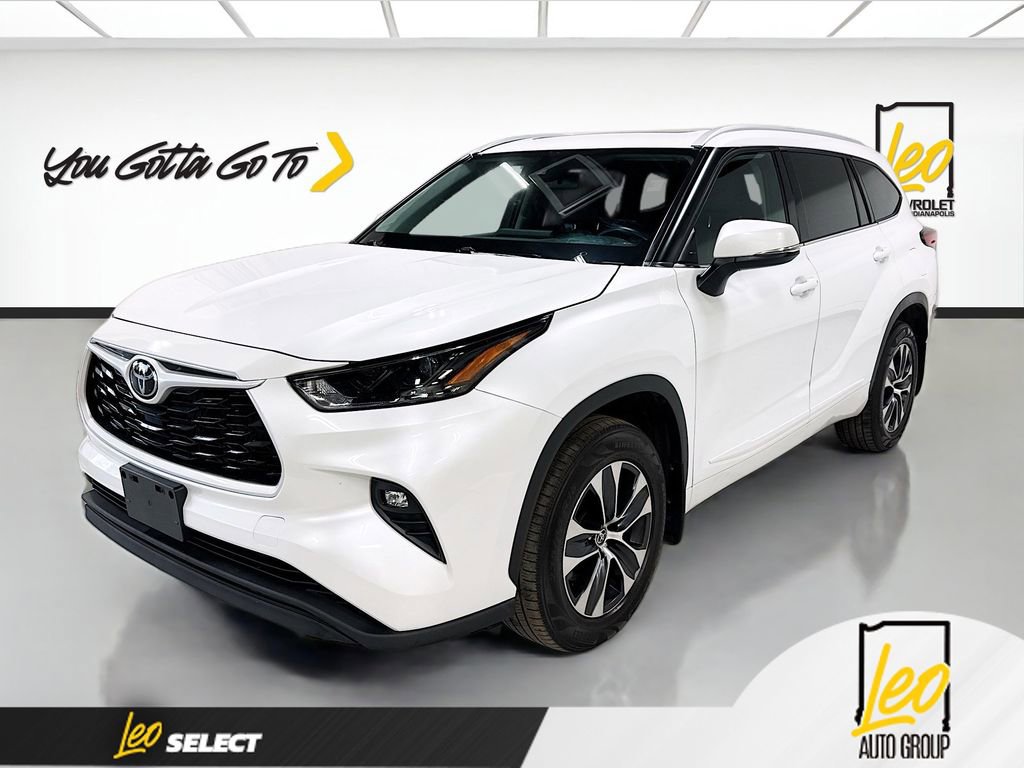 Used 2022 Toyota Highlander XLE image 1