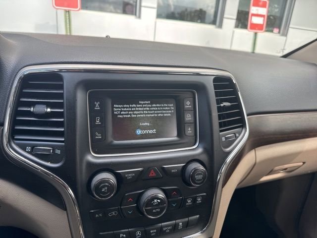 Used 2017 Jeep Grand Cherokee Laredo image 30