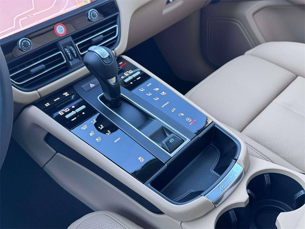 New 2026 Porsche Macan AWD/4WD image 29