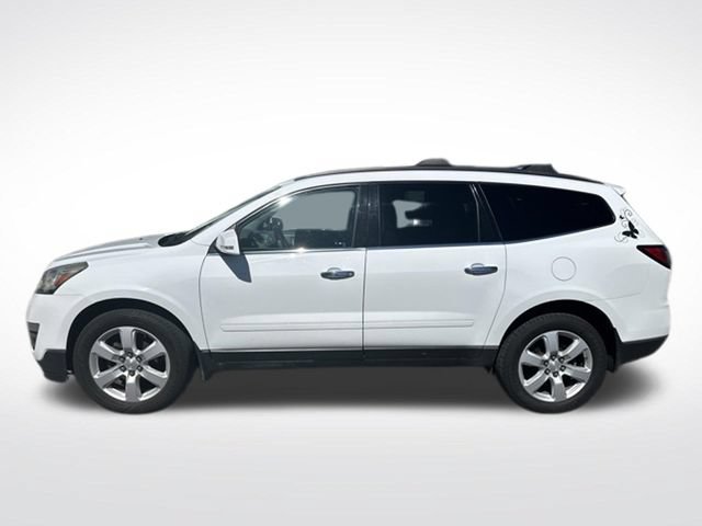 Used 2017 Chevrolet Traverse LT w/ Style and Technology Package FWD image 2
