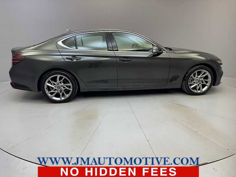 Used 2022 Genesis G70 2.0T image 6