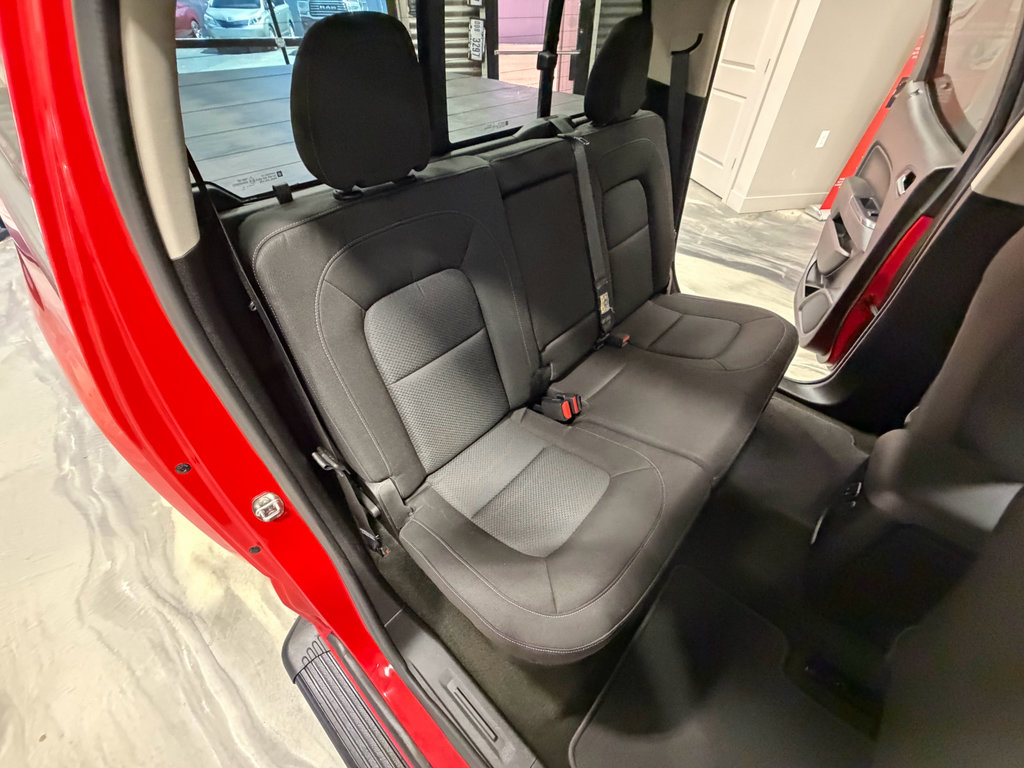 Used 2016 Chevrolet Colorado LT w/ LT Convenience Package RWD image 6