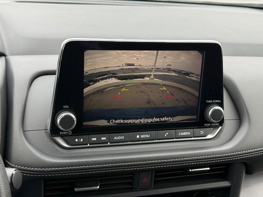 Used 2024 Nissan Rogue SV image 24