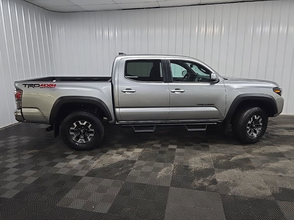 Used 2023 Toyota Tacoma TRD Off-Road w/ Black Out Package (TMS) AWD/4WD image 2