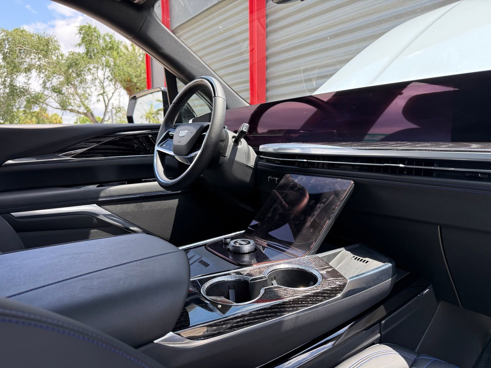 Used 2026 Cadillac Escalade IQ Sport 1 w/ LPO, ONYX Package AWD/4WD image 32
