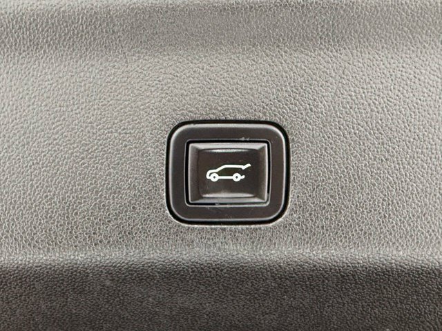 Used 2023 Chevrolet Suburban Z71 w/ Z71 Off-Road Package AWD/4WD image 8