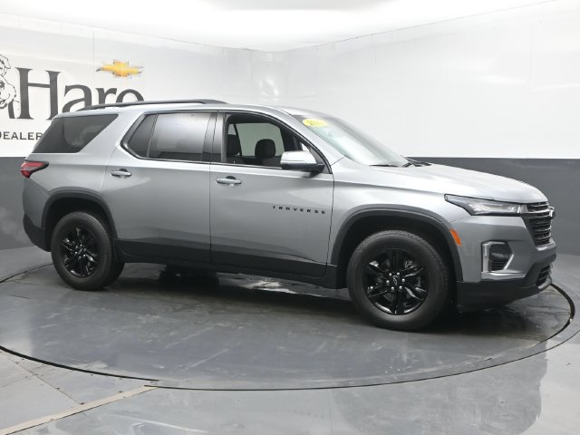 Used 2023 Chevrolet Traverse LT FWD image 1
