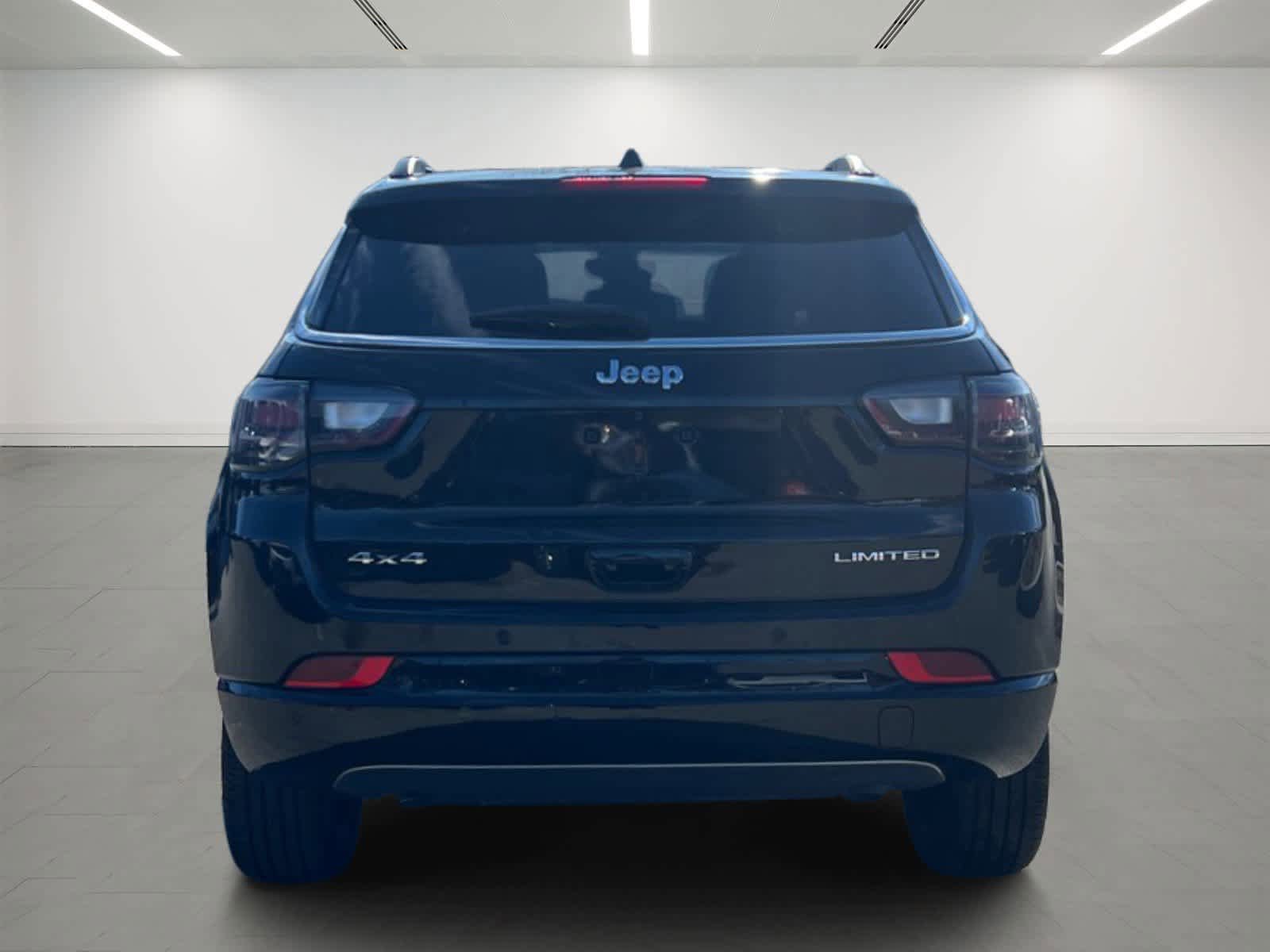 Used 2024 Jeep Compass Limited w/ Elite Group AWD/4WD image 5