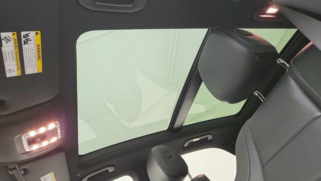 Used 2025 Mercedes-Benz GLE 350 4MATIC image 25