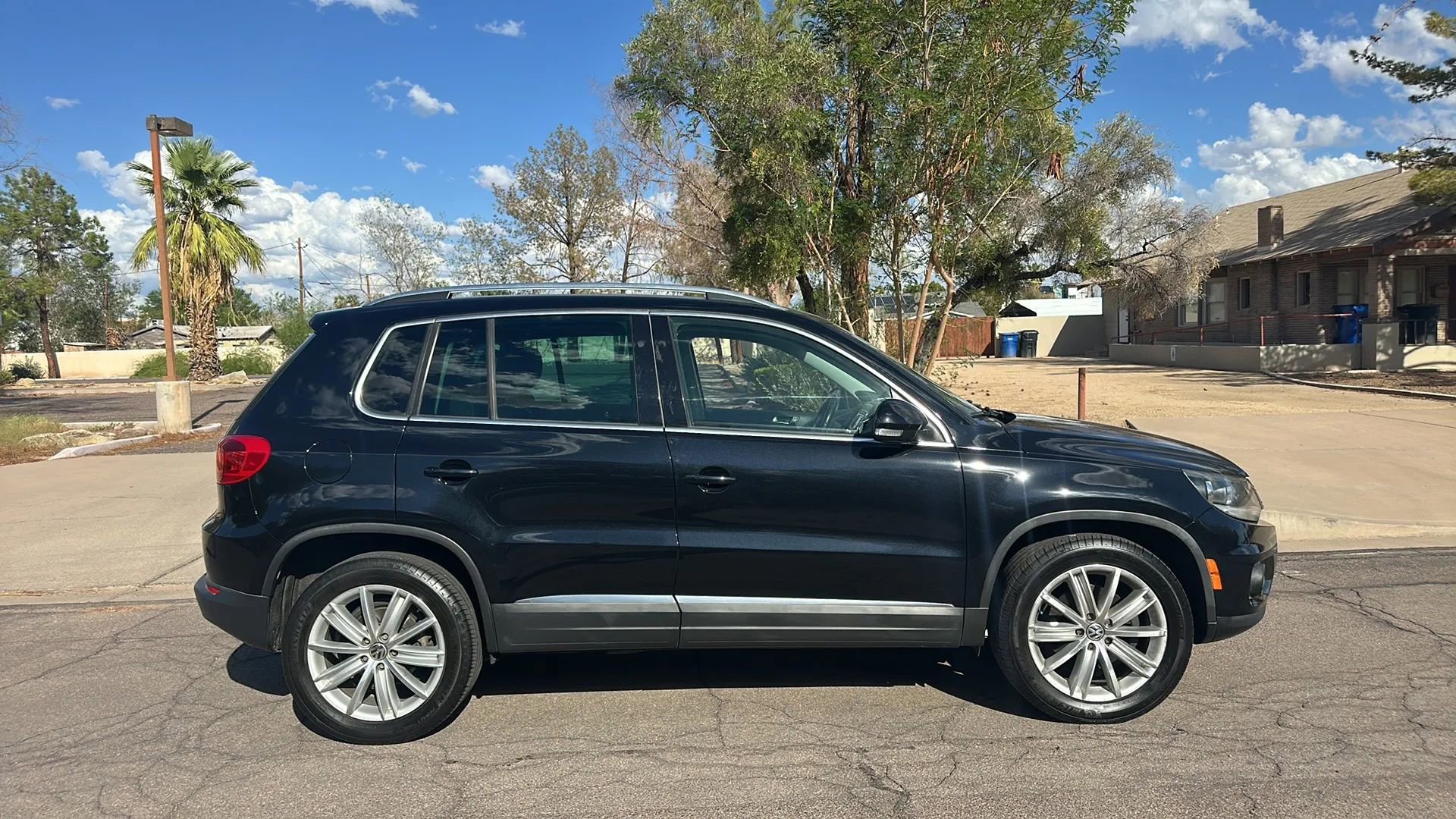 Used 2013 Volkswagen Tiguan SE image 4