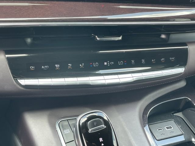 Used 2021 Cadillac Escalade Premium Luxury Platinum AWD/4WD image 17