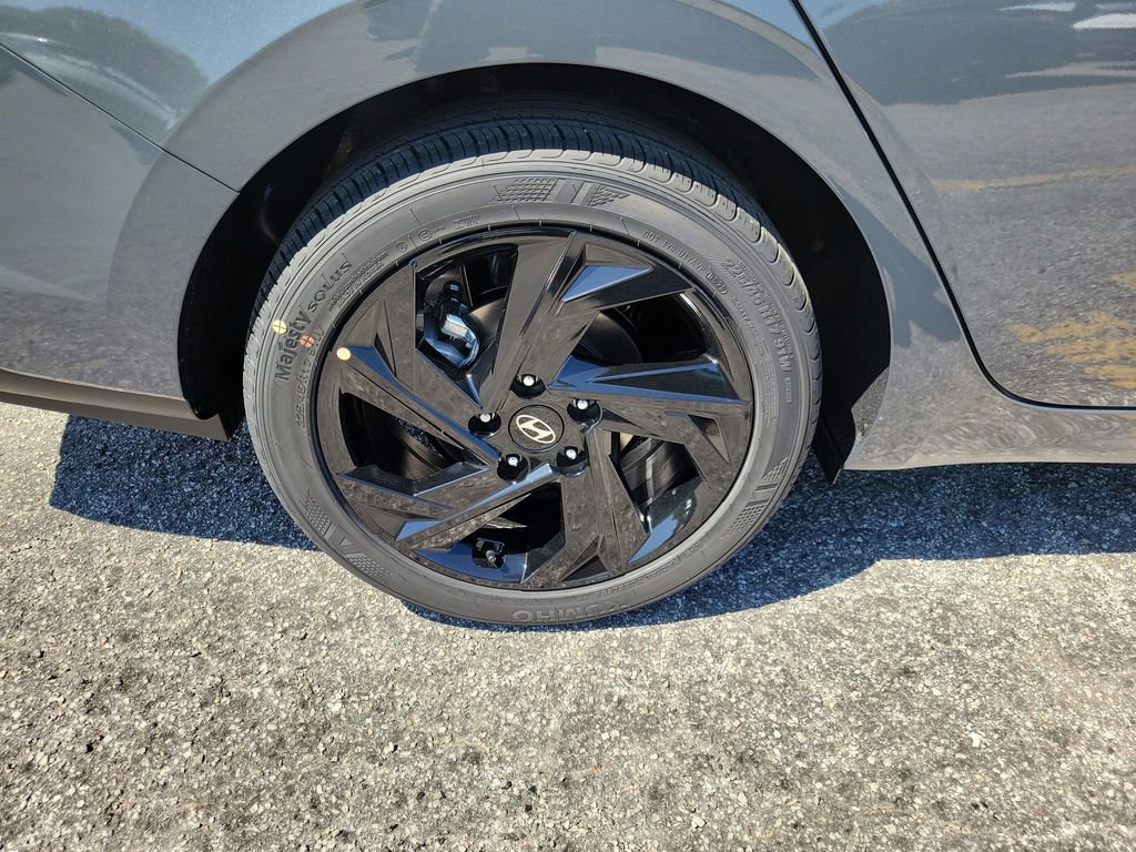 Used 2026 Hyundai Elantra Sport w/ Cargo Package FWD image 5